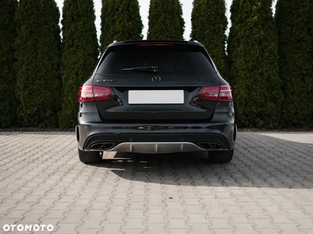 Mercedes-Benz Klasa C AMG 43 4-Matic - 4