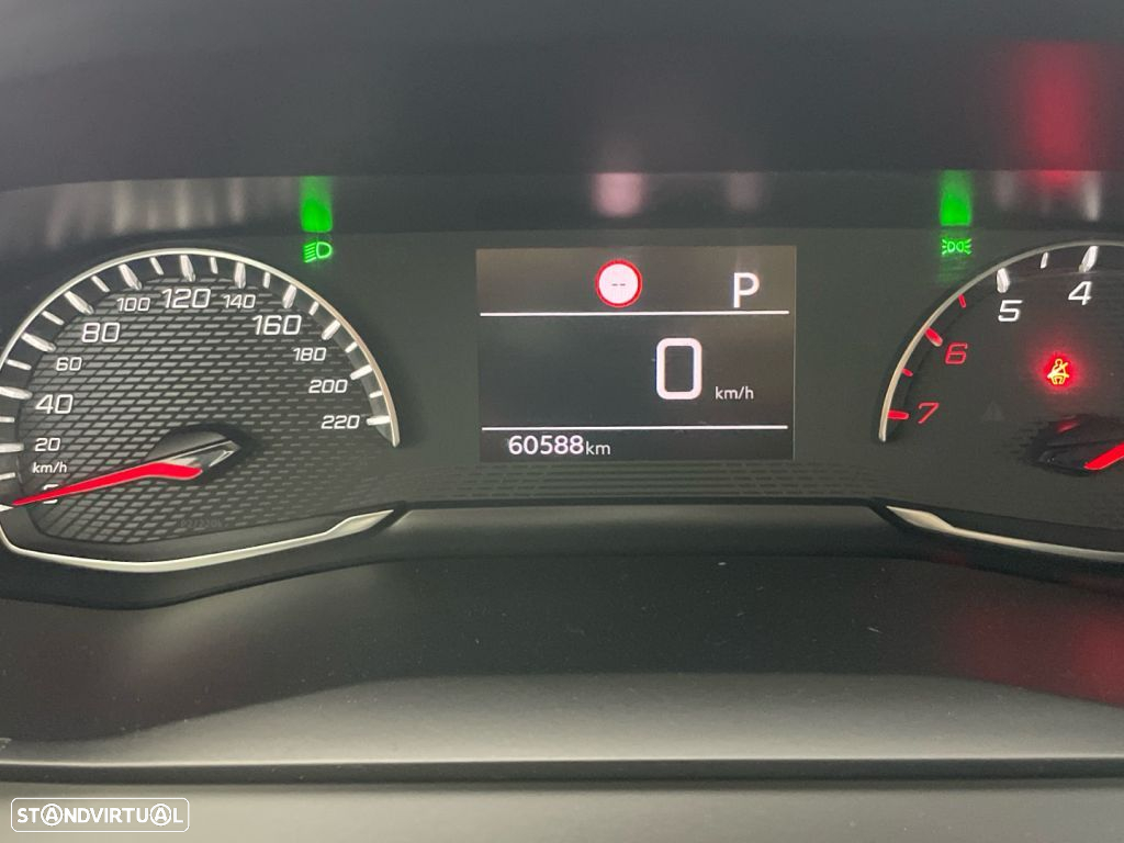 Peugeot 208 1.2 PureTech Allure EAT8 - 9