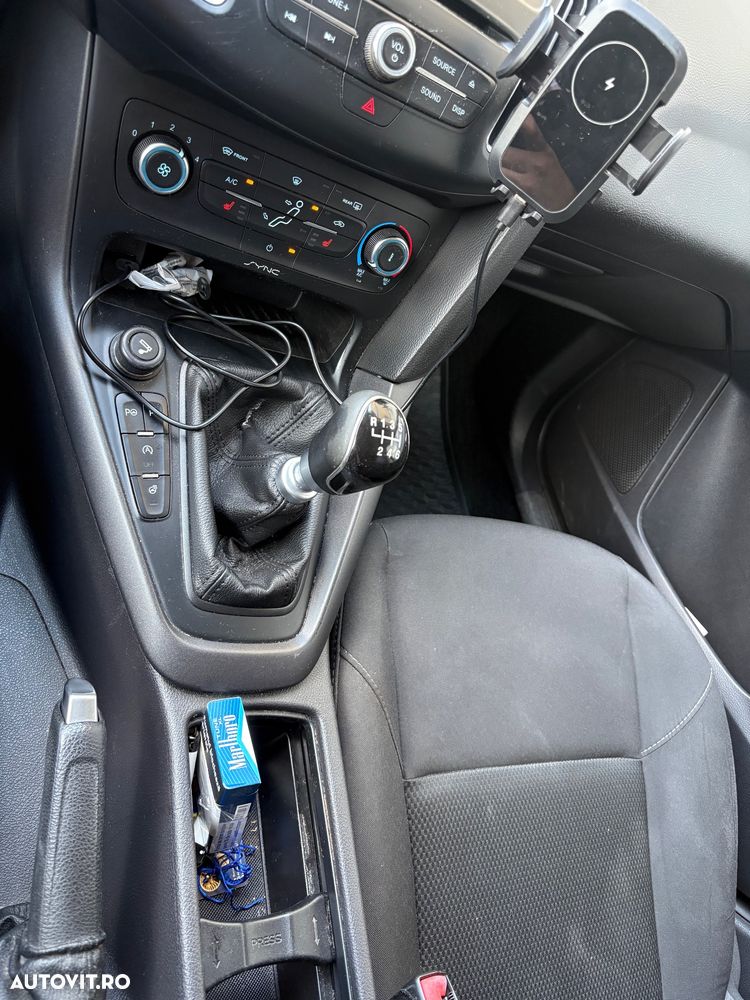 Ford Focus 1.6 TDCI DPF Titanium - 8