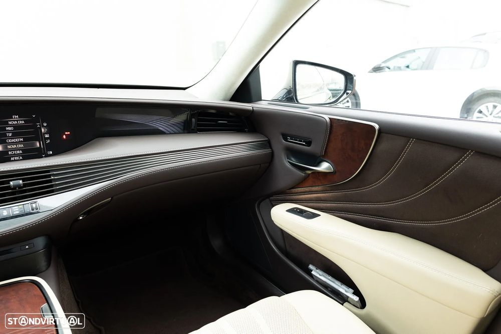 Lexus LS 500h Luxury Madeira Artesanal - 22