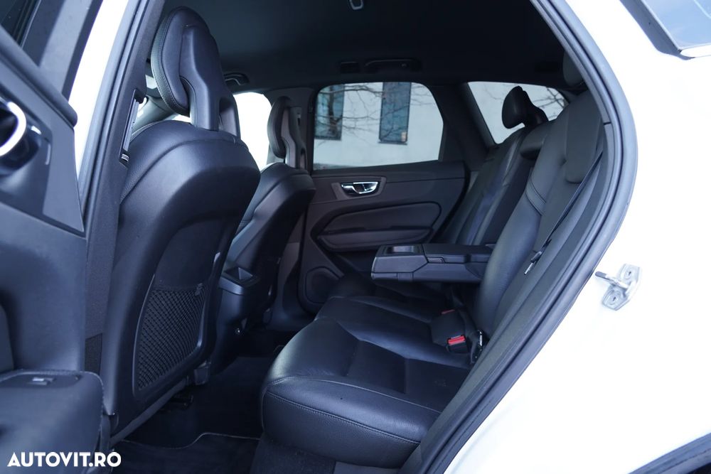 Volvo XC 60 D4 AWD Geartronic RDesign - 15