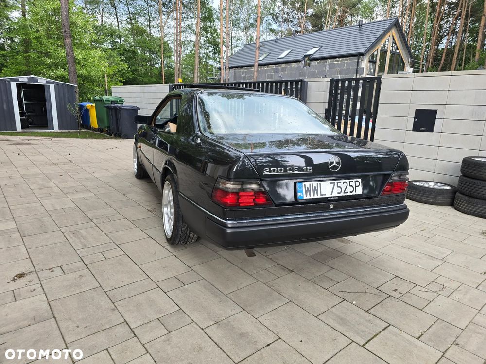 Mercedes-Benz Klasa E 200 - 3