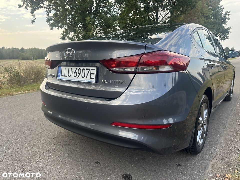 Hyundai Elantra 1.6 Comfort - 15