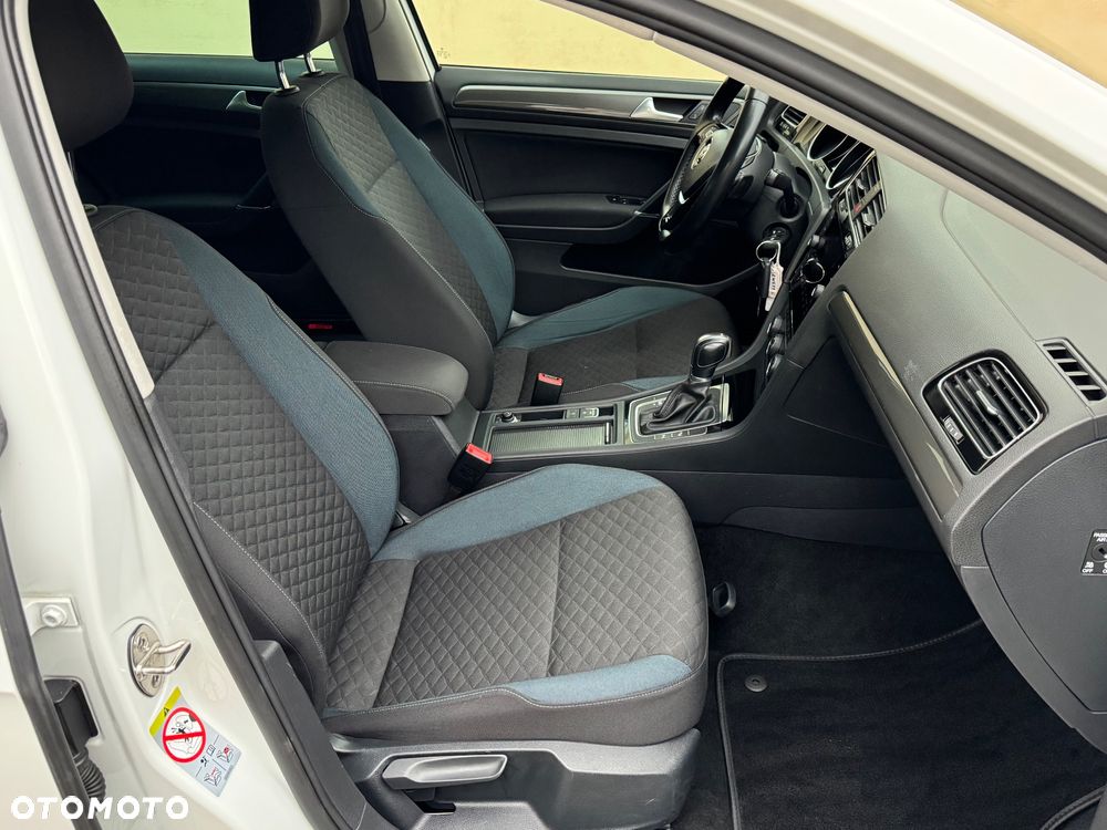 Volkswagen Golf Variant 1.6 TDI SCR DSG IQ.DRIVE - 22