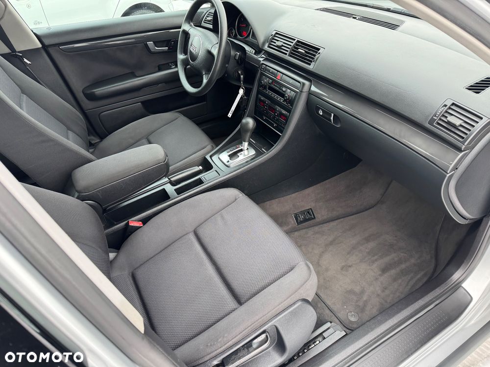 Audi A4 Limousine - 33