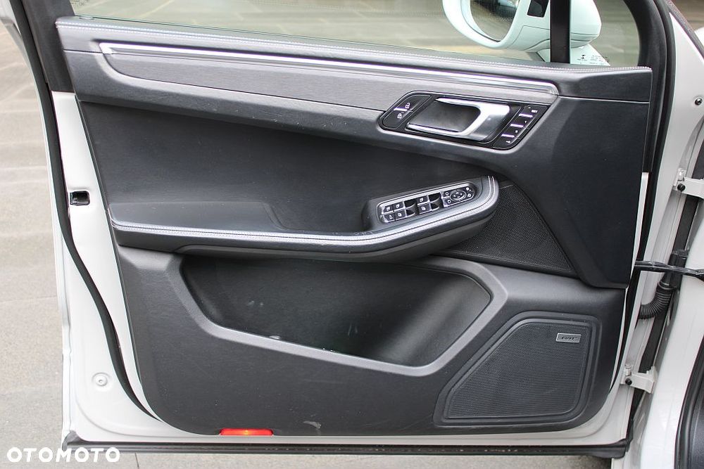 Porsche Macan GTS - 32