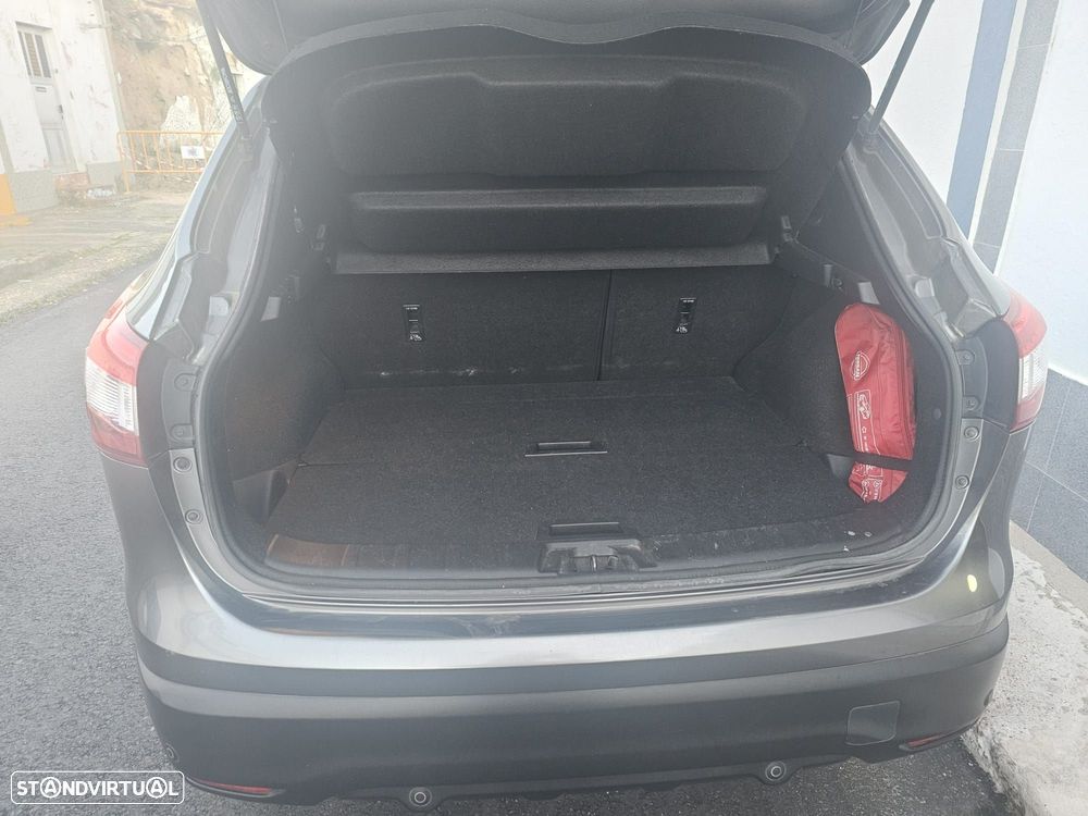 Nissan Qashqai 1.5 dCi N-Connecta - 9