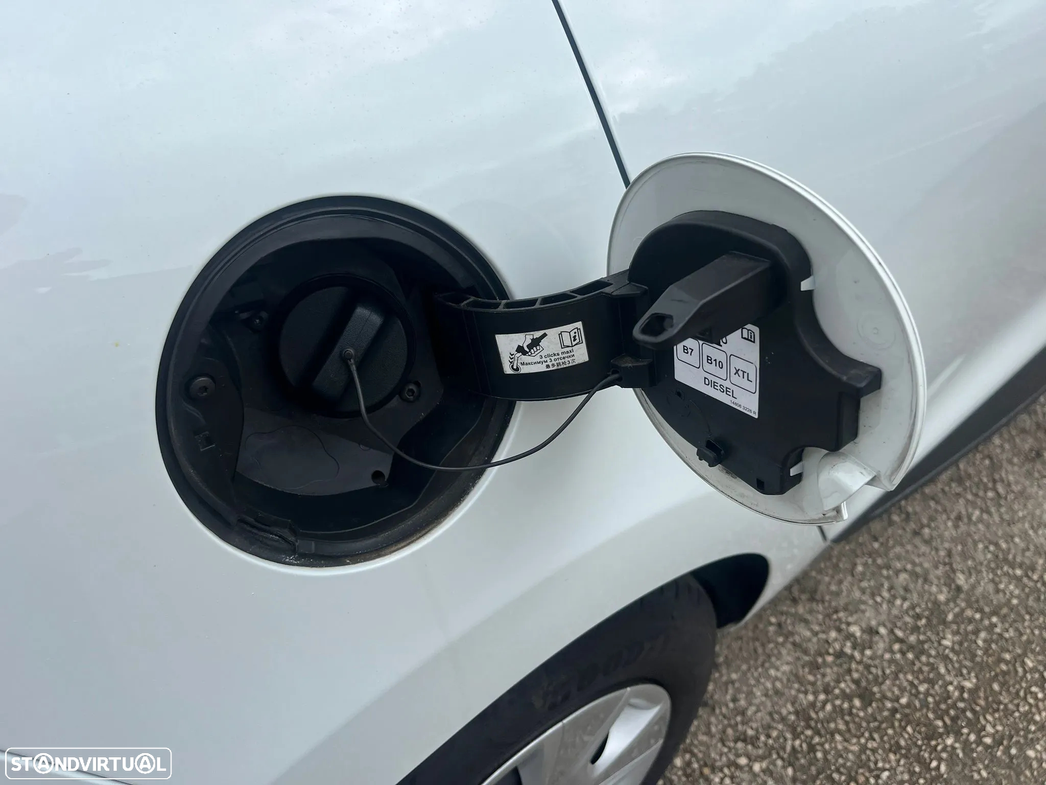 Renault CLIO 1.5 dCI 75cv - ZEN - AC - IVA DEDUTÍVEL - 8