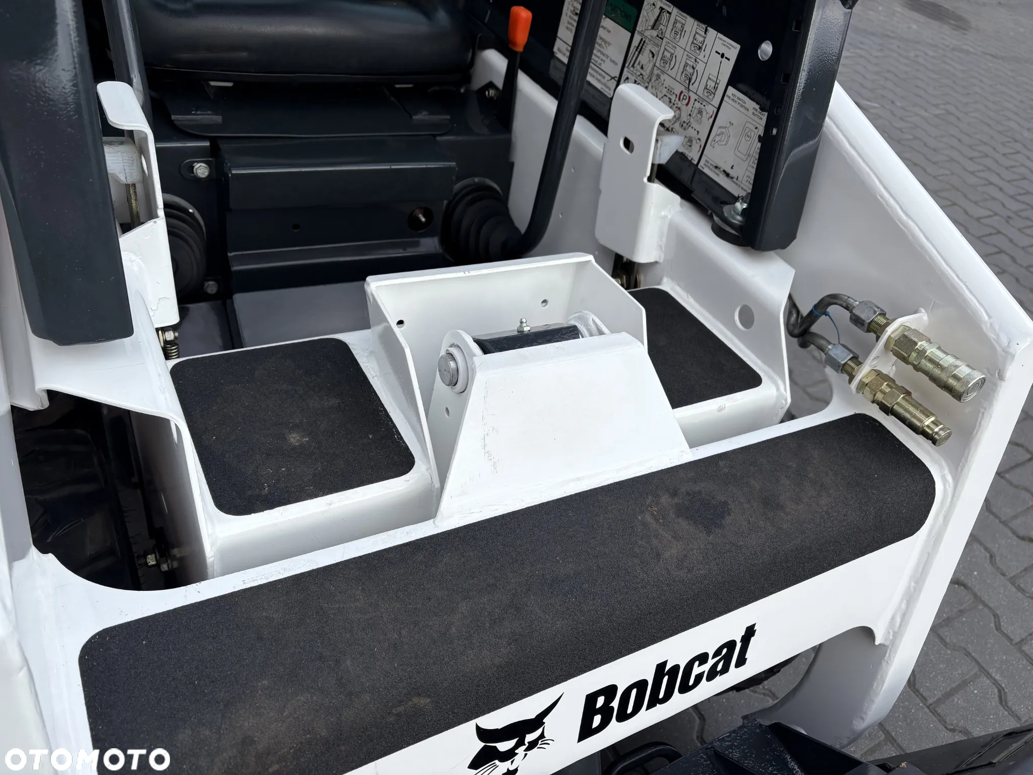 Bobcat 453 - 12