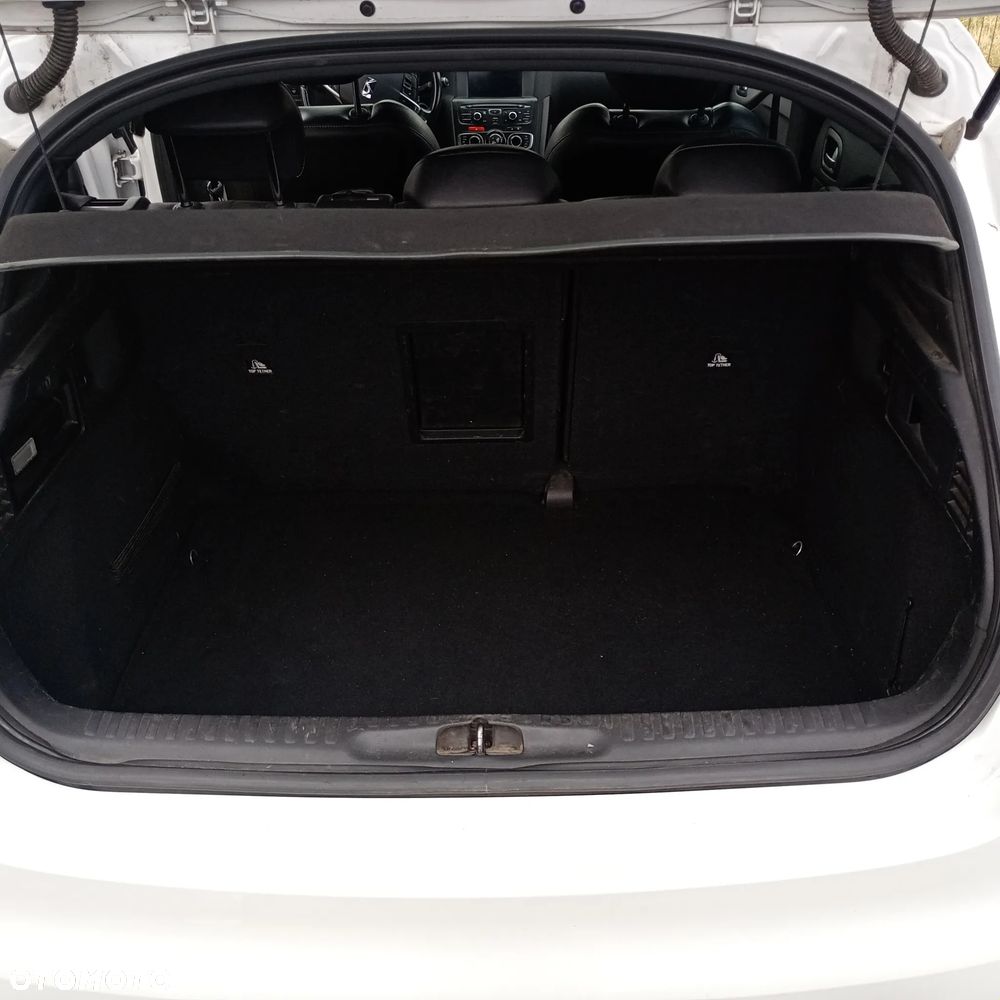 Citroën DS4 e-HDi 115 Chic - 24