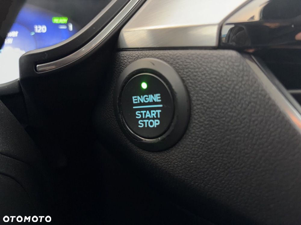 Ford Kuga 2.5 FHEV FWD Titanium - 26