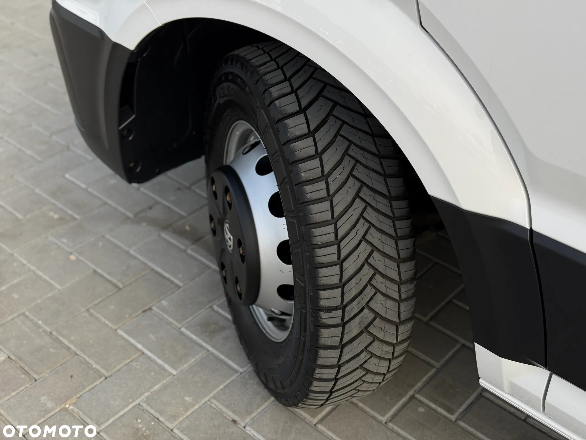 Volkswagen Crafter 2.0 177KM / 12.2021 / 51.850KM / Kontener 8EP + Drzwi Boczne / Winda 750KG / ZAREJESTROWANY - 16