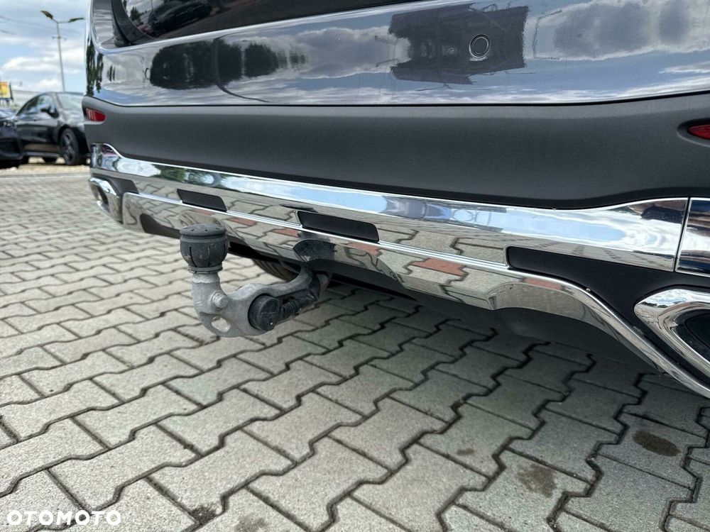 Mercedes-Benz GLC - 11