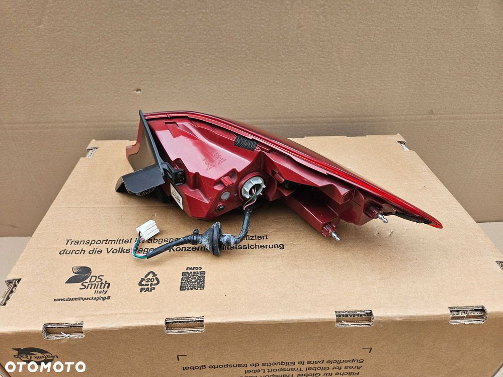 HYUNDAI I30 i30 FASTBACK lampa lewa tył lewa tylna 92401G4450 - 4