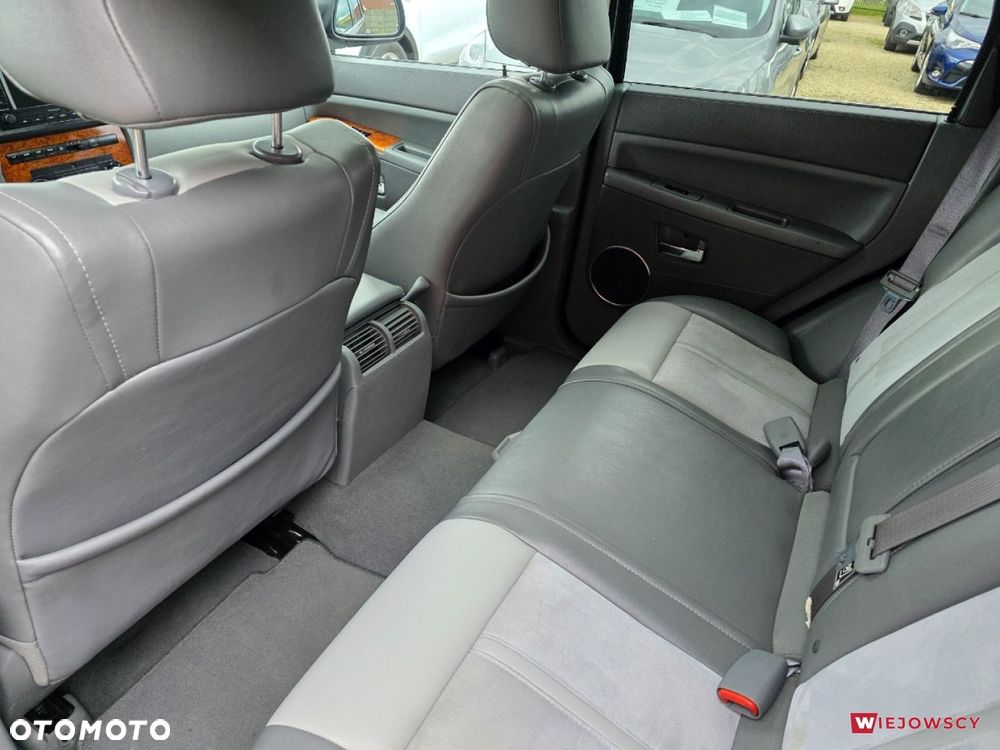 Jeep Grand Cherokee - 18
