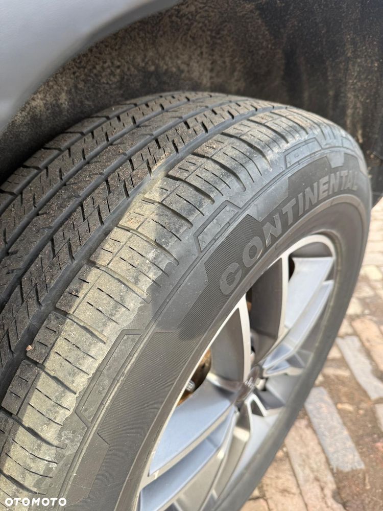 Jeep Grand Cherokee - 24