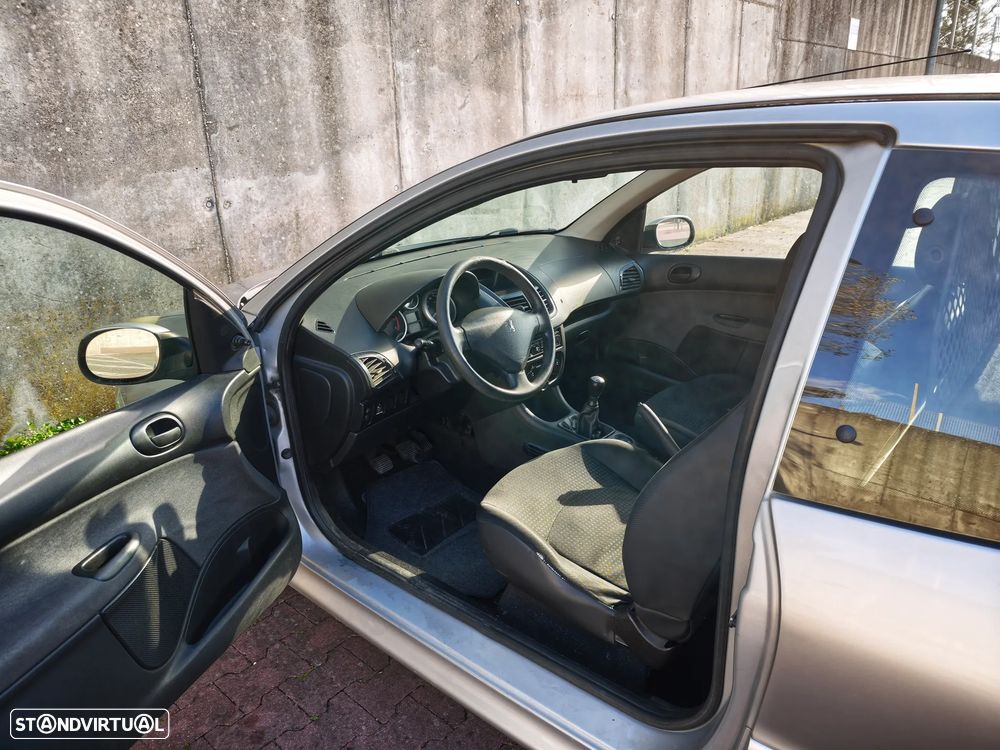 Peugeot 206 - 10