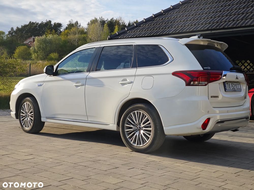 Mitsubishi Outlander Instyle + - 9