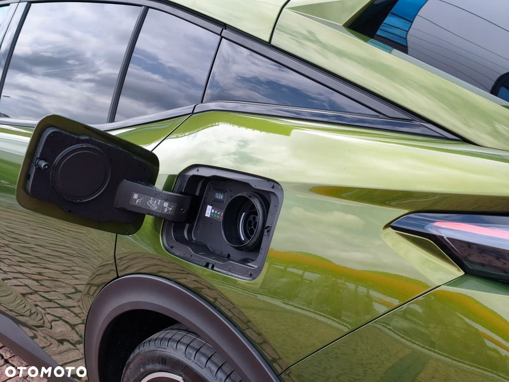 Peugeot 408 1.6 Plug-in Hybrid 240 GT Exclusive e-DCS7 - 11
