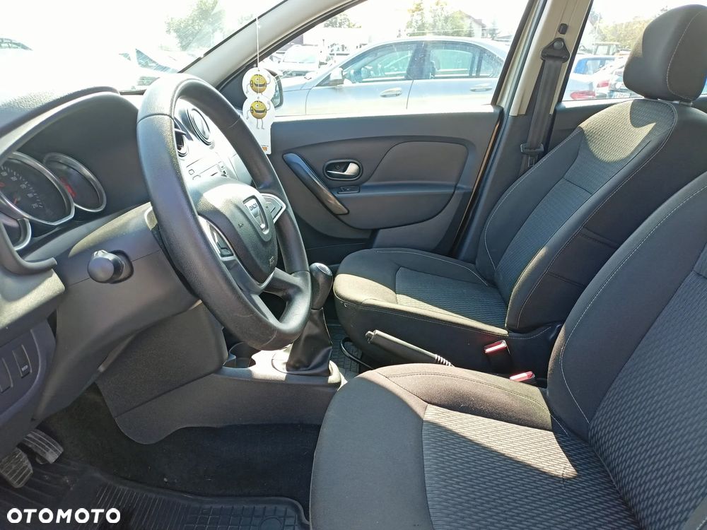 Dacia Sandero - 8