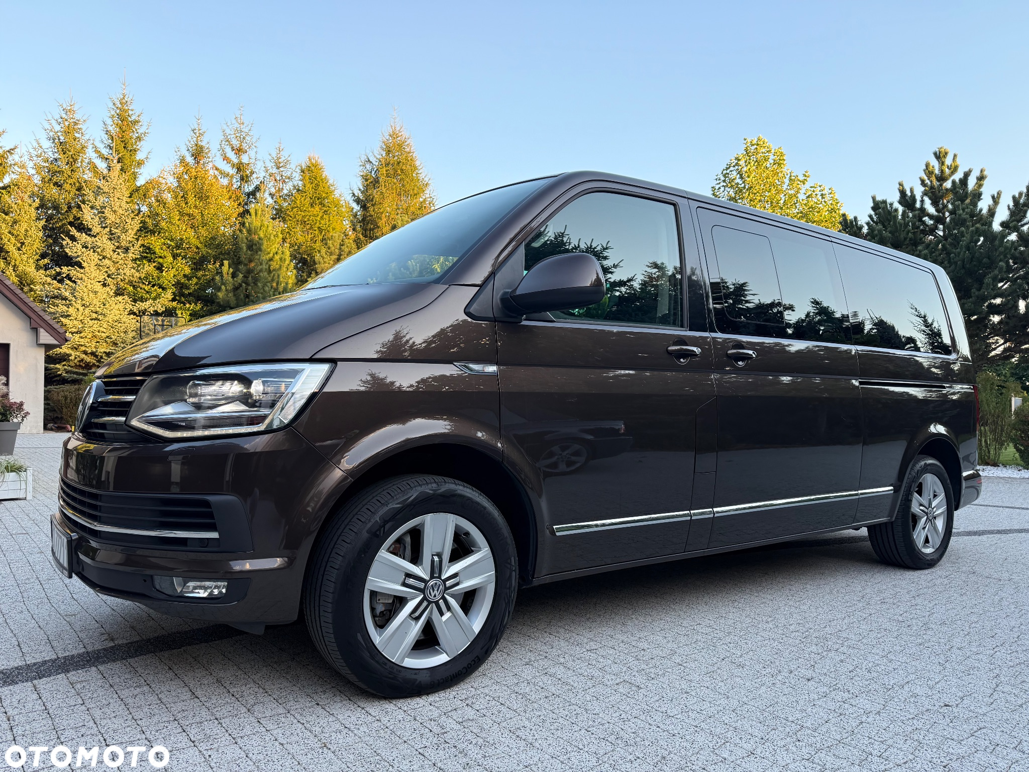 Volkswagen Caravelle 2.0 BiTDI L2 Highline DSG - 2