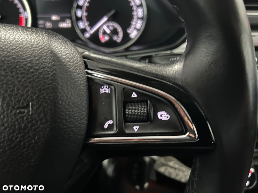 Skoda Superb 1.6 TDI GreenLine - 34