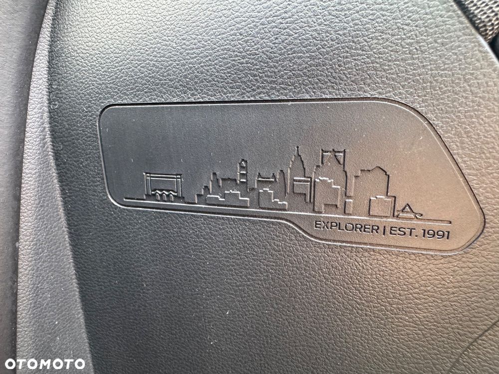 Ford Explorer - 21