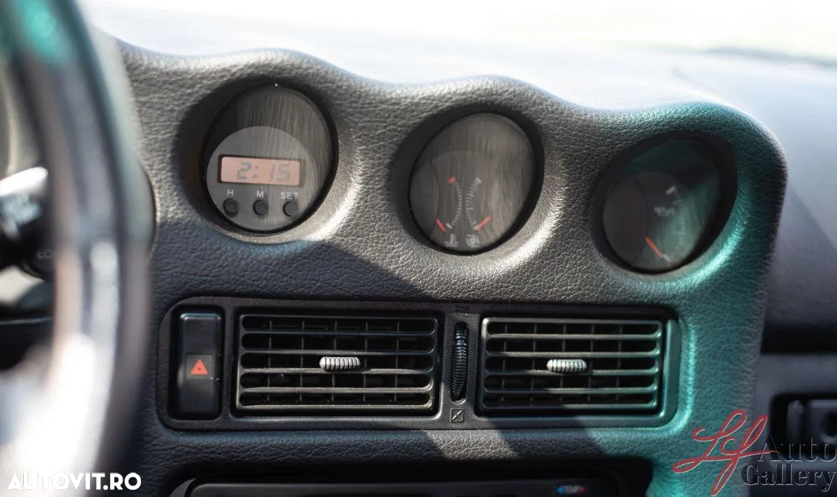 Mitsubishi 3000 GT Standard - 22