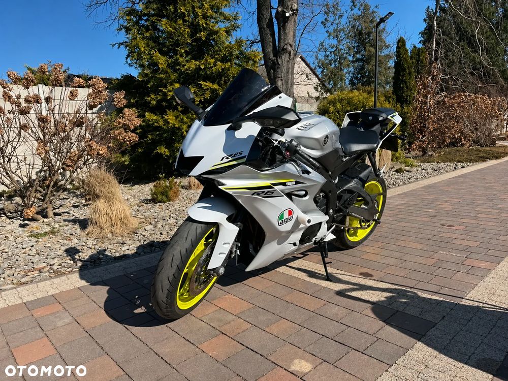 Yamaha R6 - 1