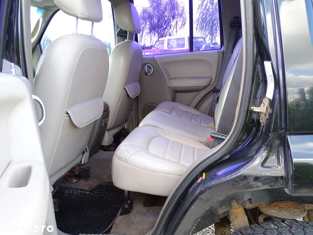 Jeep Liberty - 21