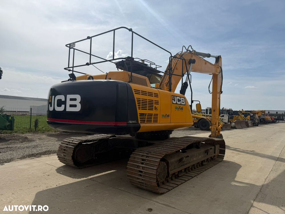 JCB JS 240 Excavator - 6