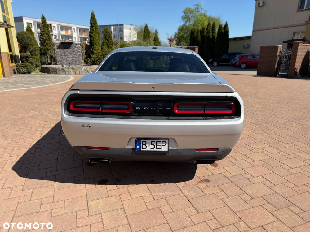 Dodge Challenger 5.7 R/T - 9