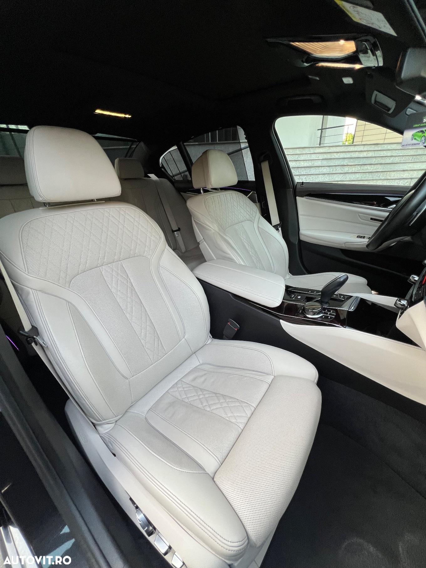 BMW Seria 5 550i xDrive - 18
