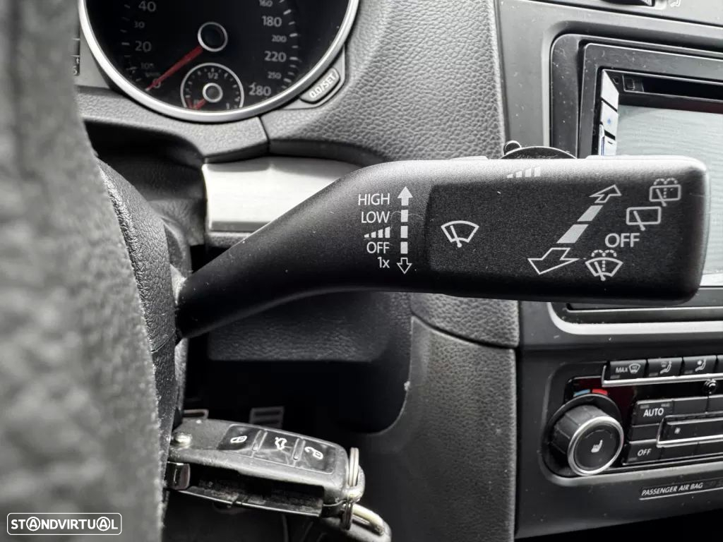 VW Golf 2.0 GTI DSG adidas - 21