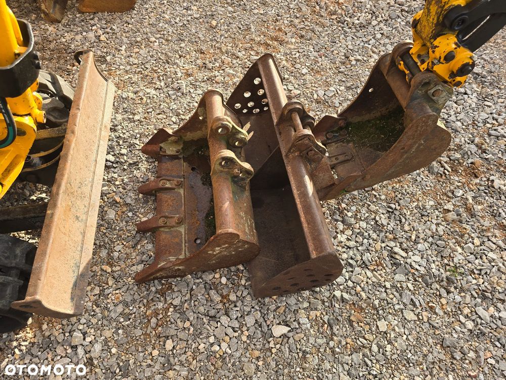 JCB - 12