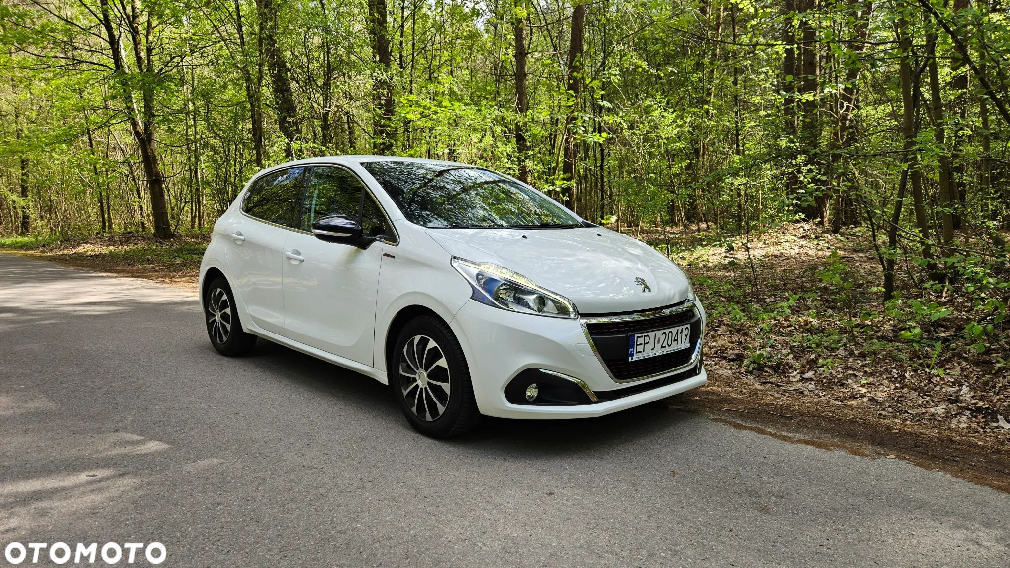 Peugeot 208 - 1