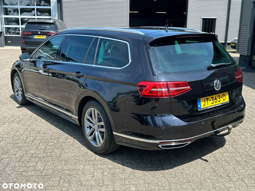 Volkswagen Passat - 2