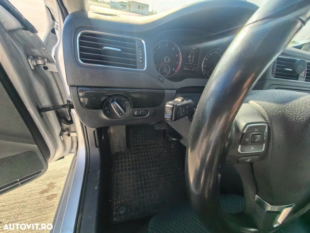 Volkswagen Jetta 1.4 TSI DSG Trendline - 8