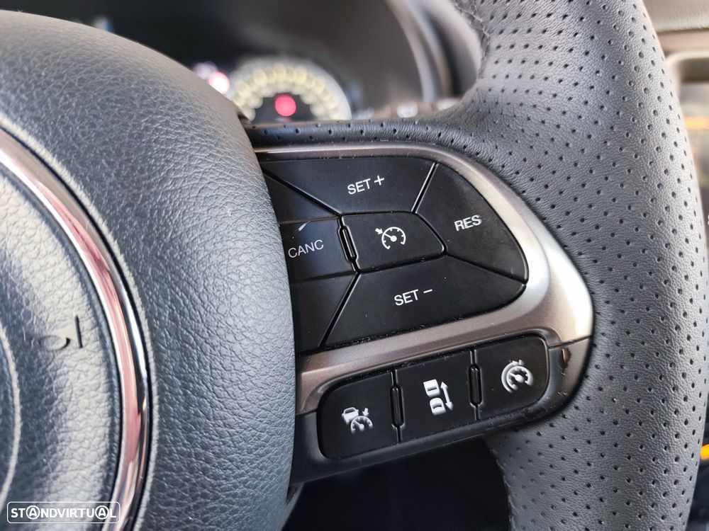 Jeep Renegade 1.3 T Limited DCT - 32