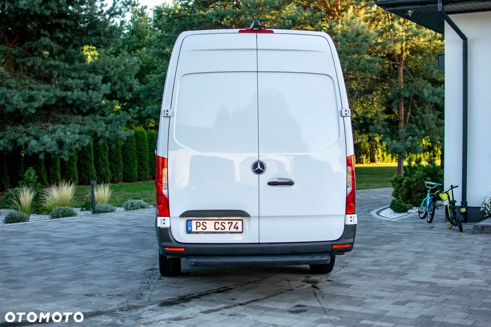 Mercedes-Benz Sprinter 319 - 17