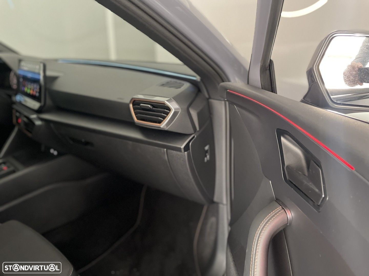 Cupra Leon ST 1.5 eTSI MID DSG - 36