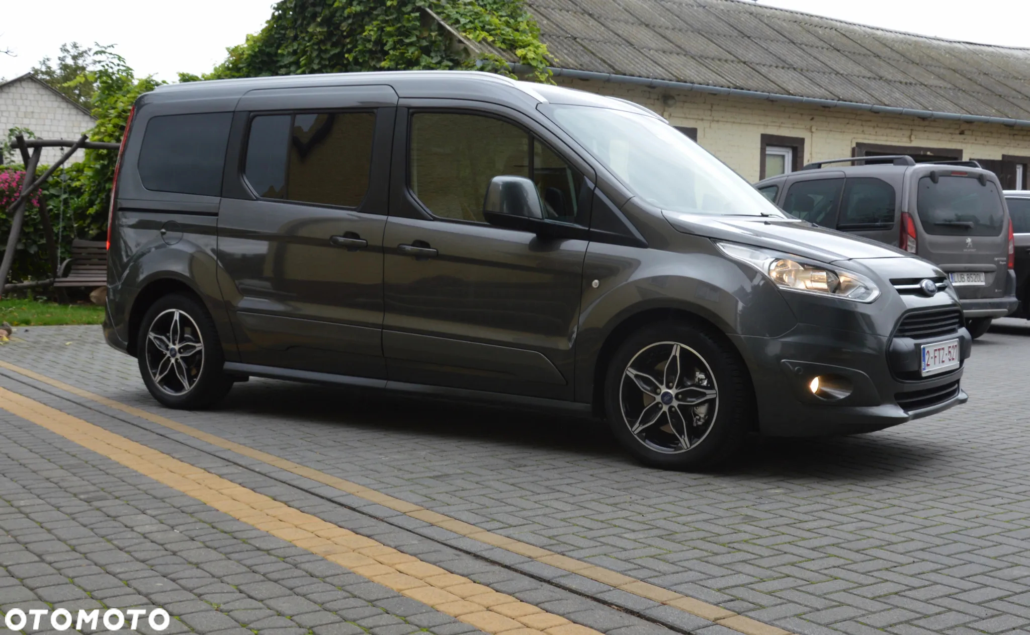 Ford Tourneo Connect - 11