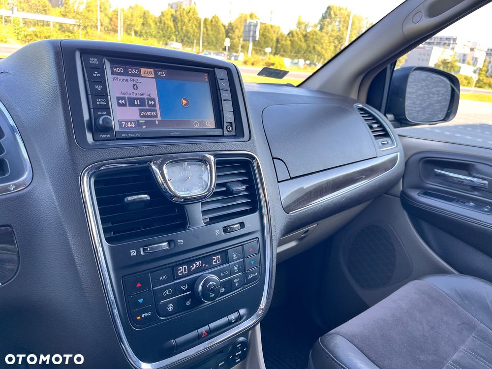 Lancia Voyager 3.6 Platinum - 27
