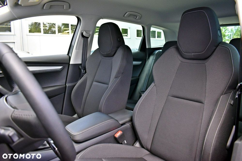 Skoda Karoq 1.5 TSI ACT Selection DSG - 10
