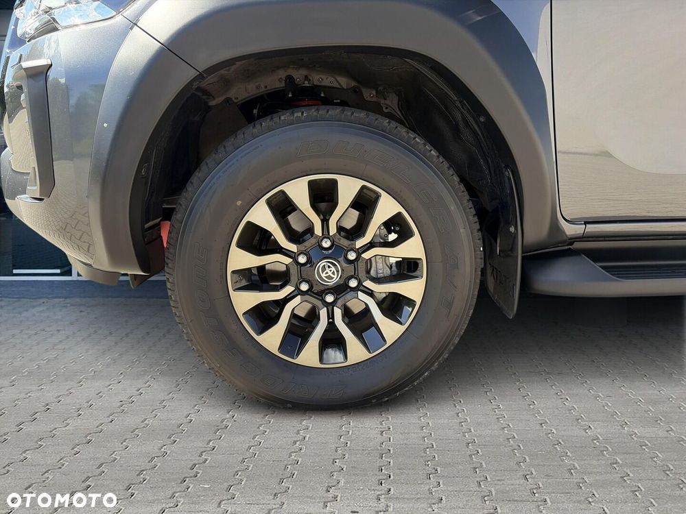 Toyota Hilux 2.8 D-4D Double Cab GR Sport 4x4 - 32