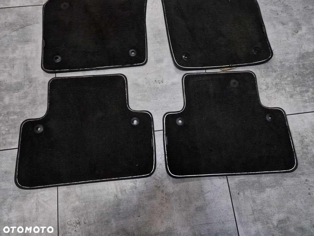 DYWANIKI MATERIAŁOWE VOLVO V50 S40 CZARNE R-Designe - 5