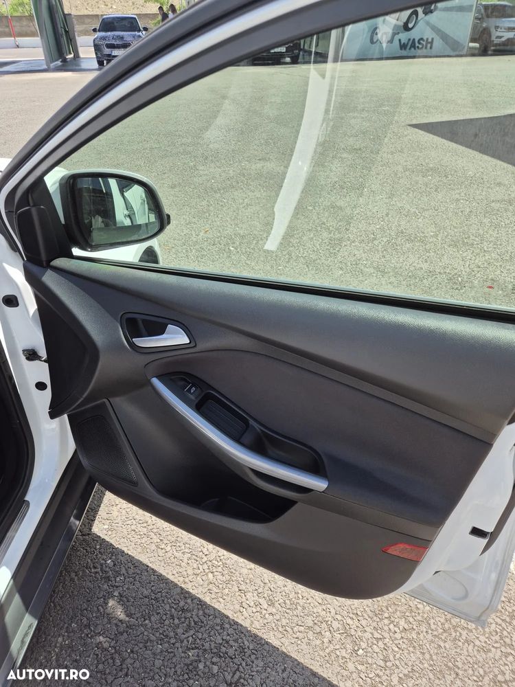 Ford Focus - 18