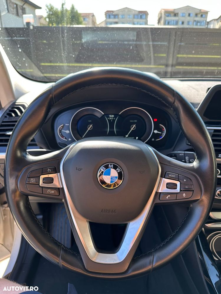 BMW X3 xDrive20d AT Luxury Line - 11