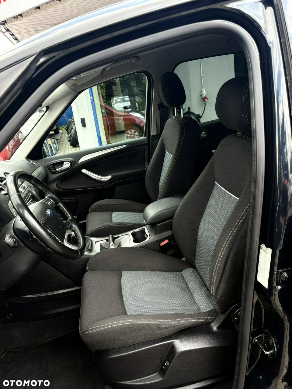 Ford S-Max - 13