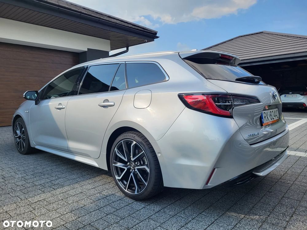 Toyota Corolla 2.0 Hybrid Executive - 8